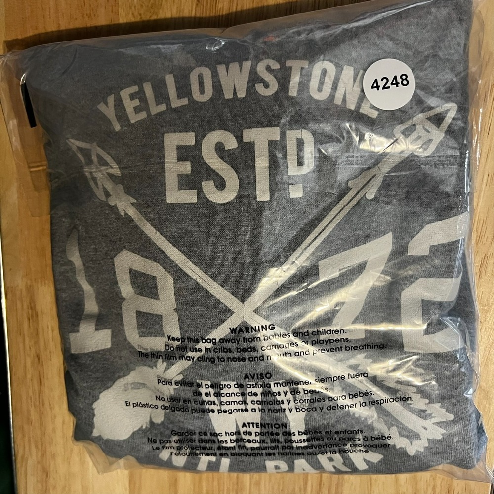 Yellowstone National Park Est 1872 Sweatshirt Grey Crewneck Graphic Men's M USA - Picture 13 of 13